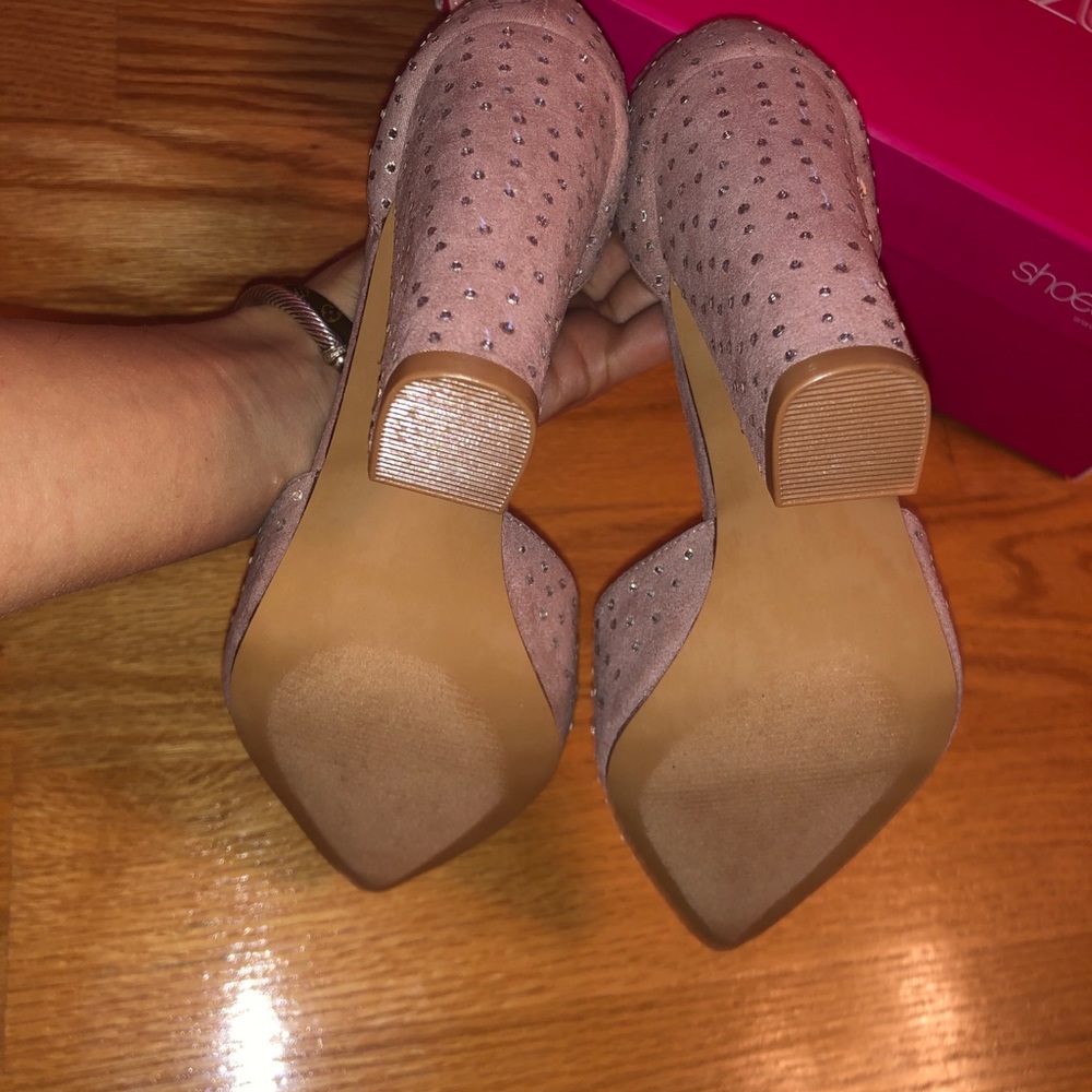 pumps - Picture 4 of 4